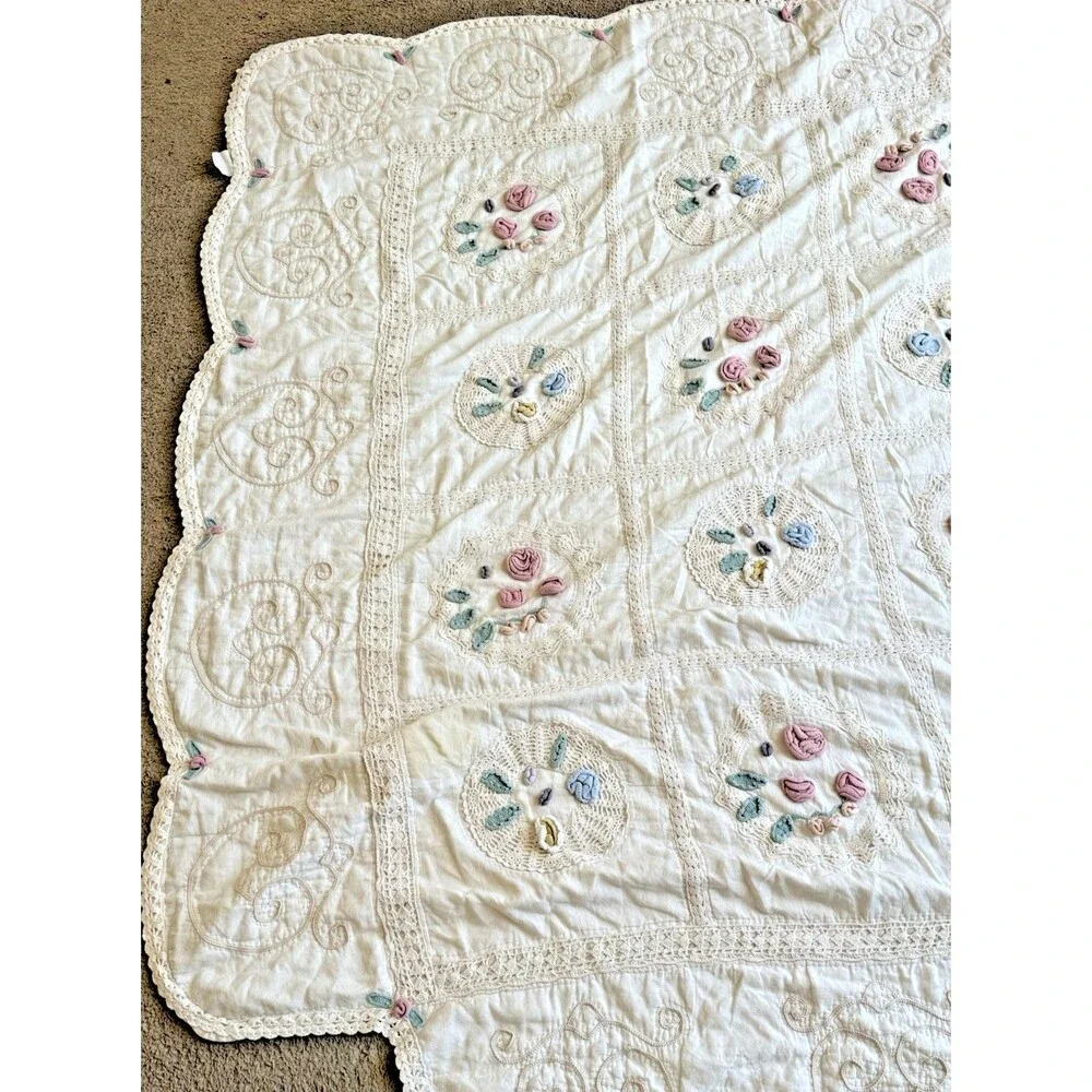 Vintage Cottagecore Rosette 3D Crocheted Quilt Queen Size W/2 Shams 86